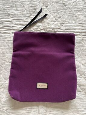 Gucci Beauty Velvet Pouch